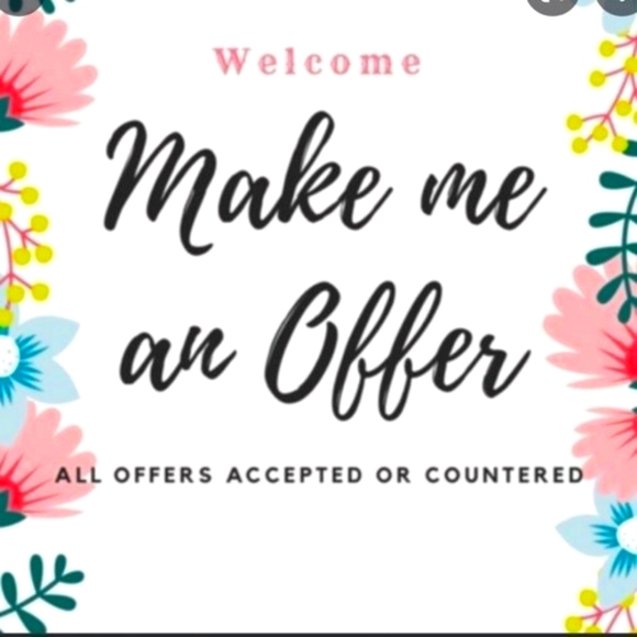 Meet your Posher, Sherry! LIKE TO BE NOTIFIED OF LIVE SHOWS 😊 - Picture 2 of 10